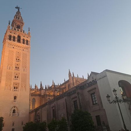 Apartamentos Flamenco B&B Seville Luaran gambar
