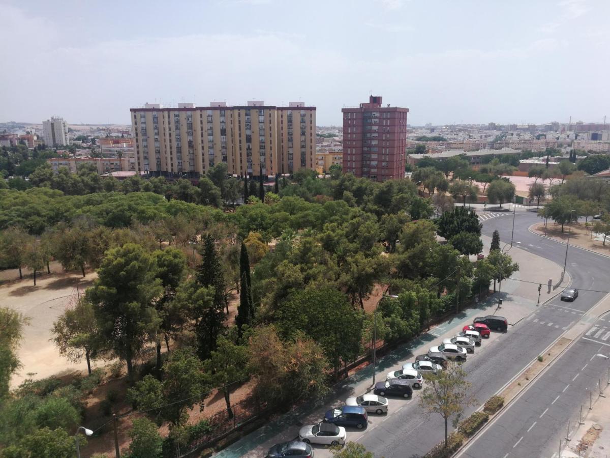 Apartamentos Flamenco B&B Seville Luaran gambar