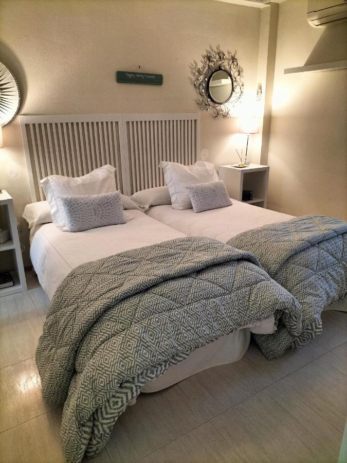 Apartamentos Flamenco B&B Seville Luaran gambar