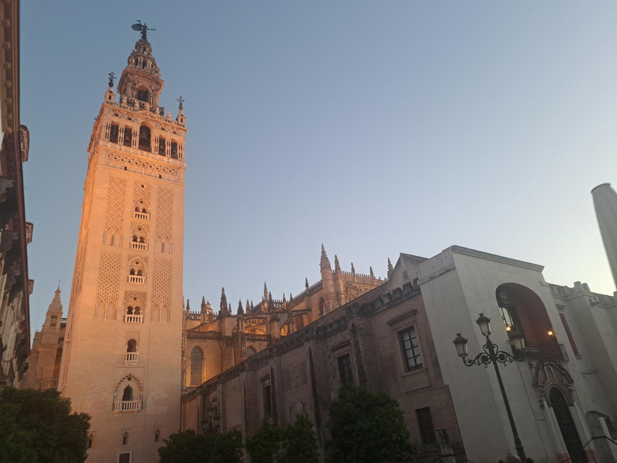 Apartamentos Flamenco B&B Seville Luaran gambar
